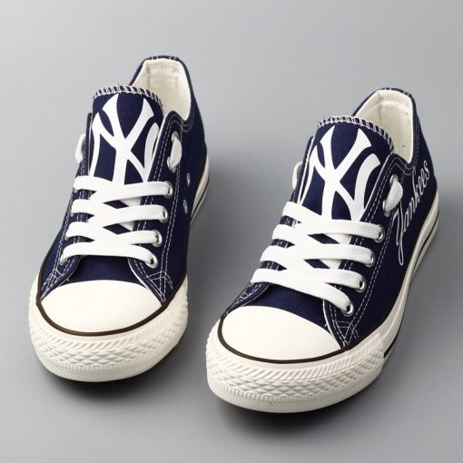 New York Yankees Print Low Top Canvas Sneakers
